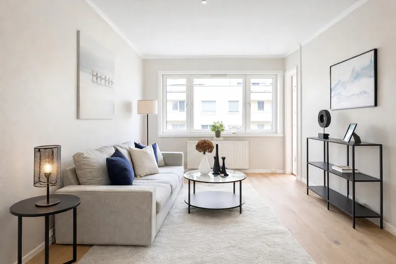 After - Virtually staged room